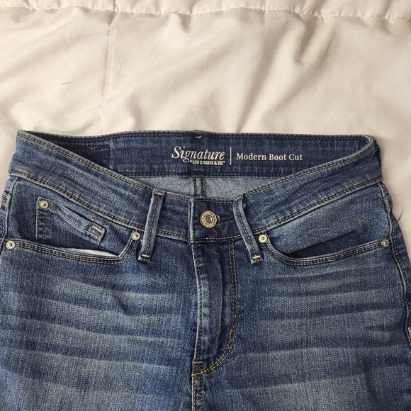 Mid-Rise Signature Levi Stratuss & Co Dark Wash Bootcut Jeans - Picture 2 of 5